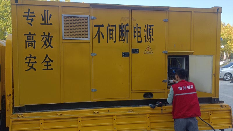 禹城柴油发电机组和UPS电源配合使用时，如何避免切换过程中的电力中断？